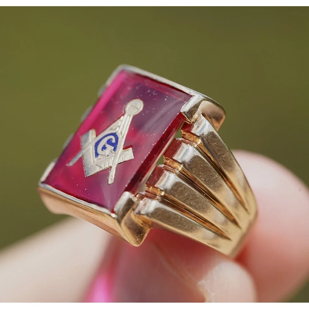 Men's Vintage 10k Solid Yellow Gold Man‎ Made Ruby Masonic Ring - Size 7 7.49g